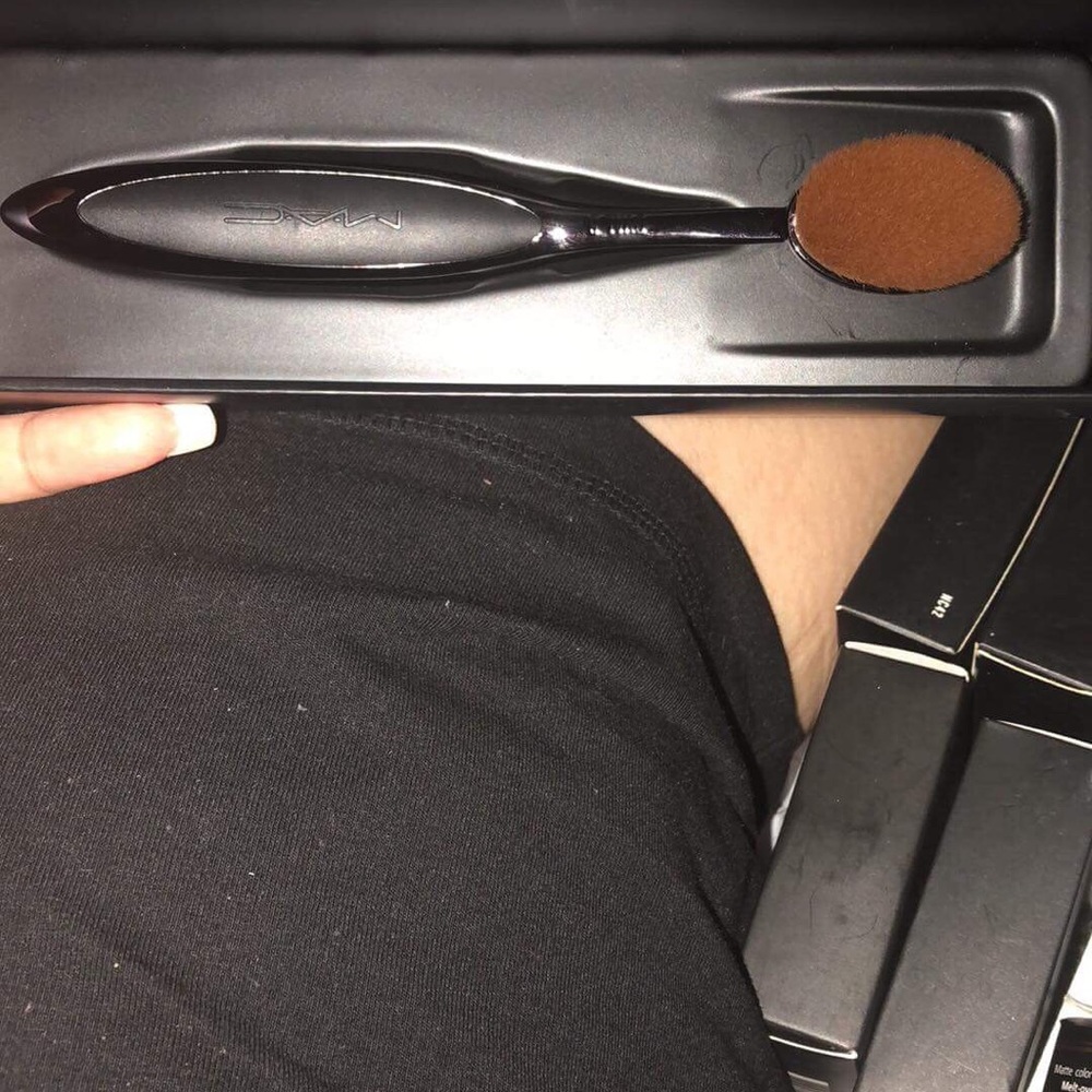 Brush from Mac new authentic